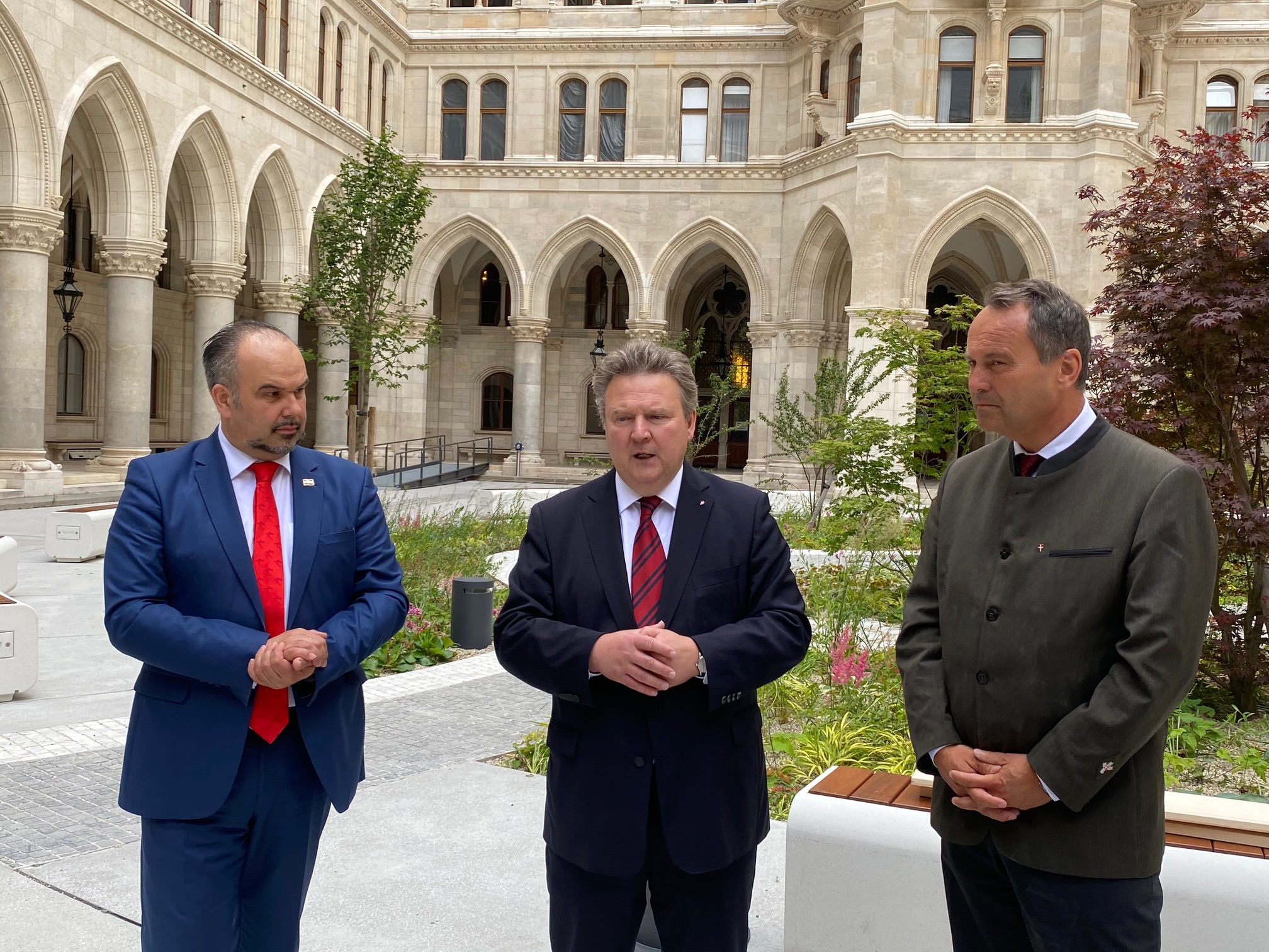 GRAD BEČ DONIRAO ZAGREBU GRAĐEVINSKI MATERIJAL ZA SANACIJU ŠTETE NAKON POTRESA