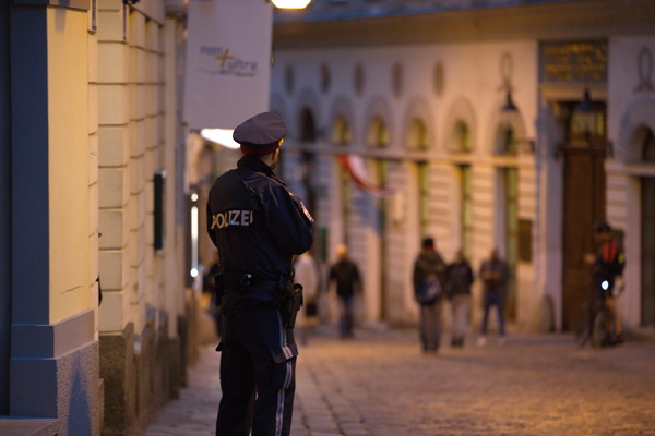 ZA NAPAD U BEČU ODGOVORNOST PREUZELA TZV. ISLAMSKA DRŽAVA: Uhićenje švicarskih i sjevernomakedonskih državljana zbog umiješanosti u napad u Beču