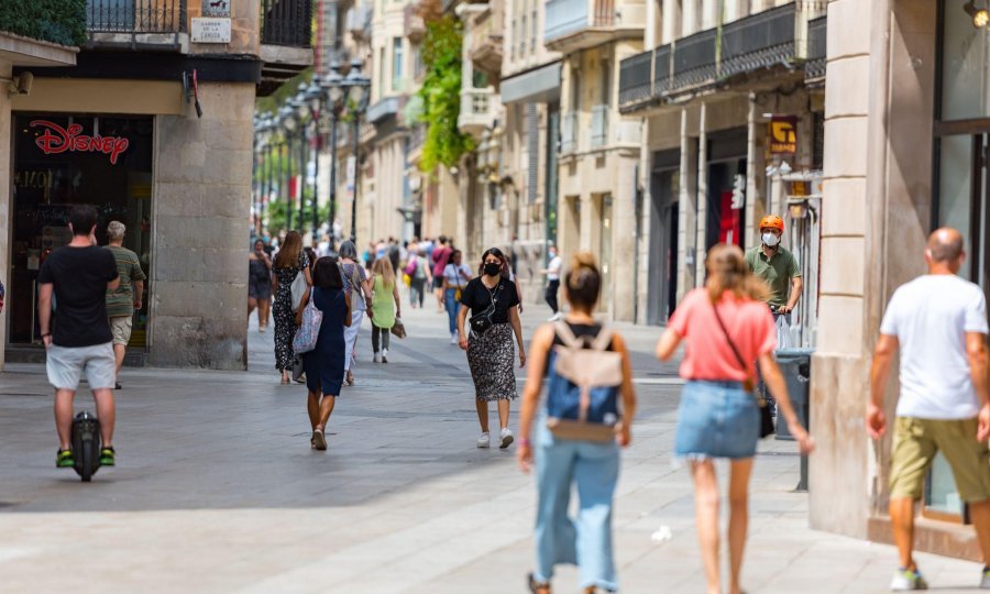 U Španjolskoj nakon više od godinu dana ukinuto nošenje maski na otvorenom