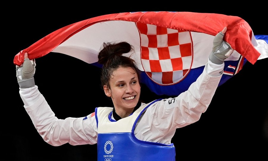 Hrvatska ima prvo olimpijsko zlato! Senzacionalna djevojka iz Knina Matea Jelić u fantastičnom meču nakon ludog preokreta ispisala povijest