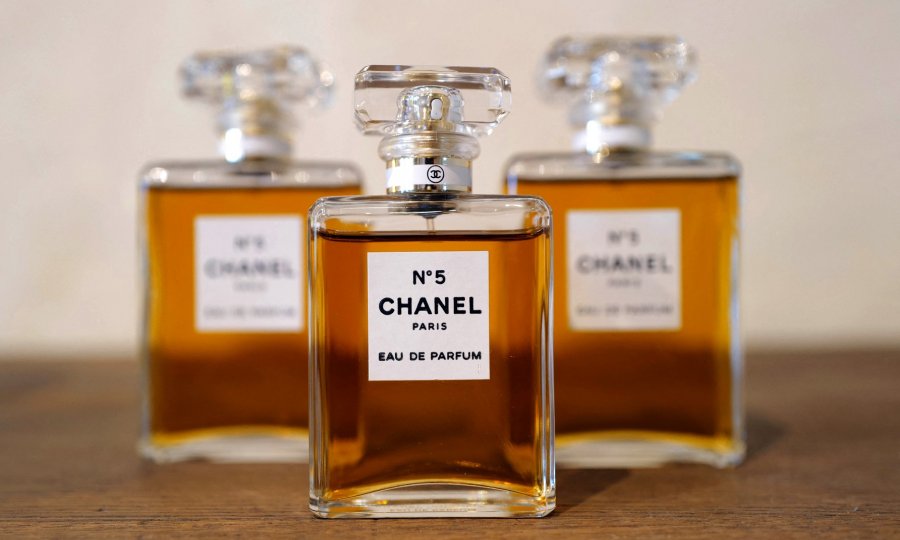 Chanel No. 5 je ponosni stogodišnjak, a ova mirisna uzdanica za okrugli rođendan dobila je poklon koji će joj osigurati svijetlu budućnost