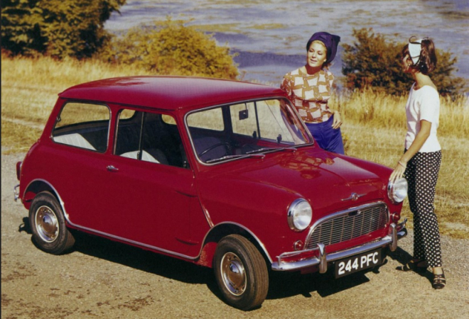 Mini, legendarni mali auto, predstavljen 26. kolovoza 1959., kao Morris Mini Minor i Austin Seven