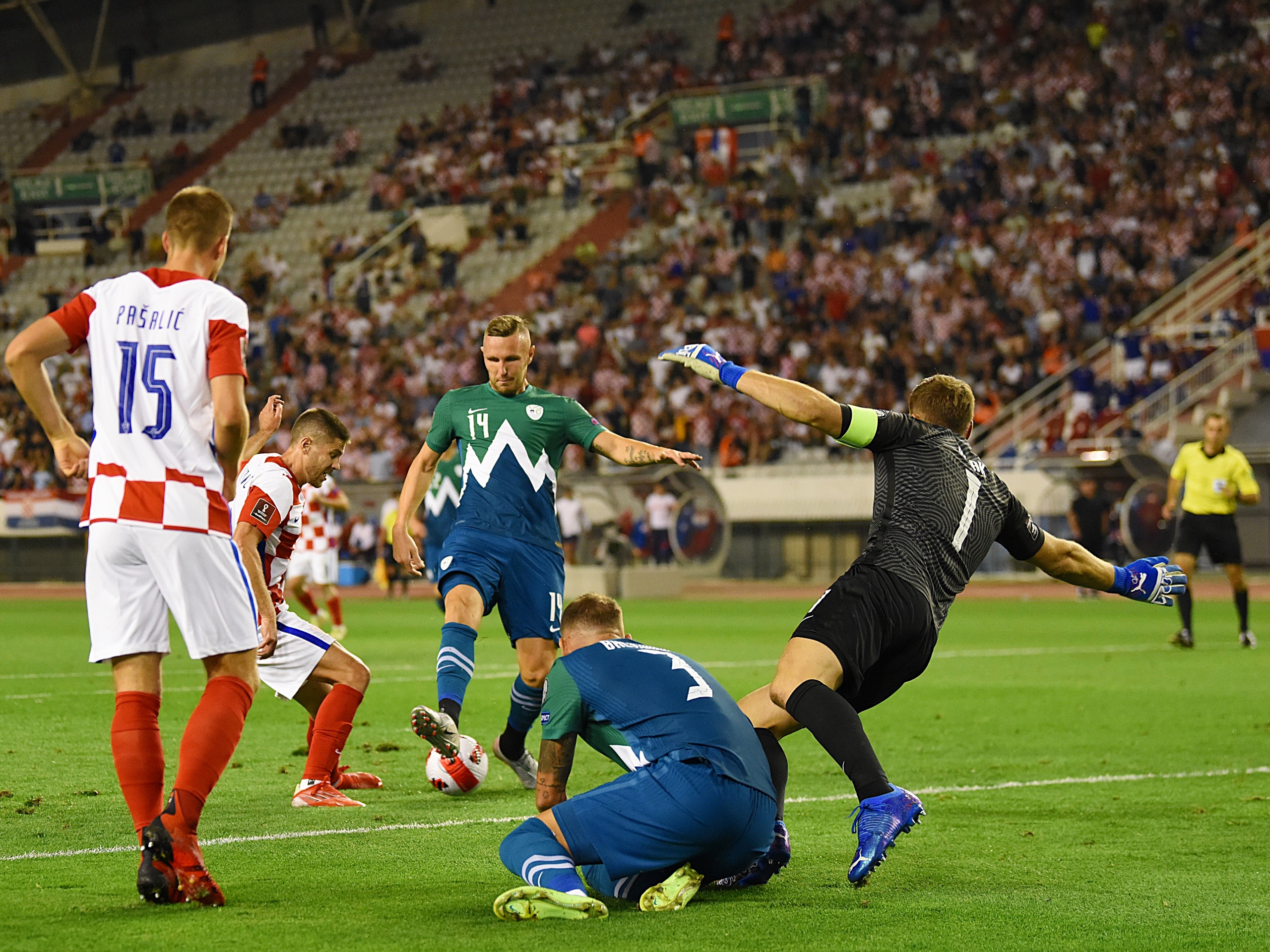 RAPSODIJA NA POLJUDU: Hrvatska igrom i rezultatom razbila Sloveniju s 3:0