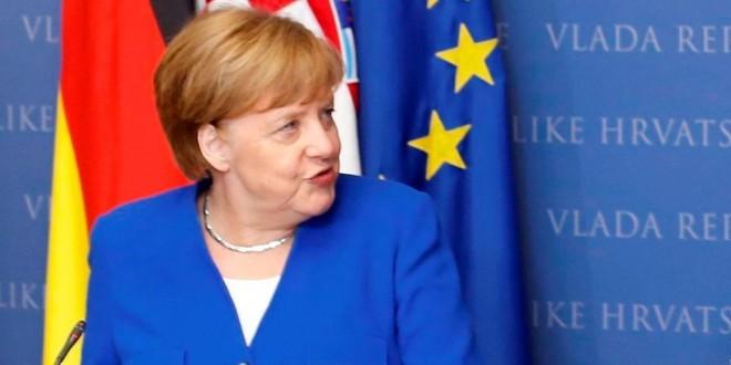 Europski čelnici ovacijama ispratili Merkel na njezinu posljednjem summitu