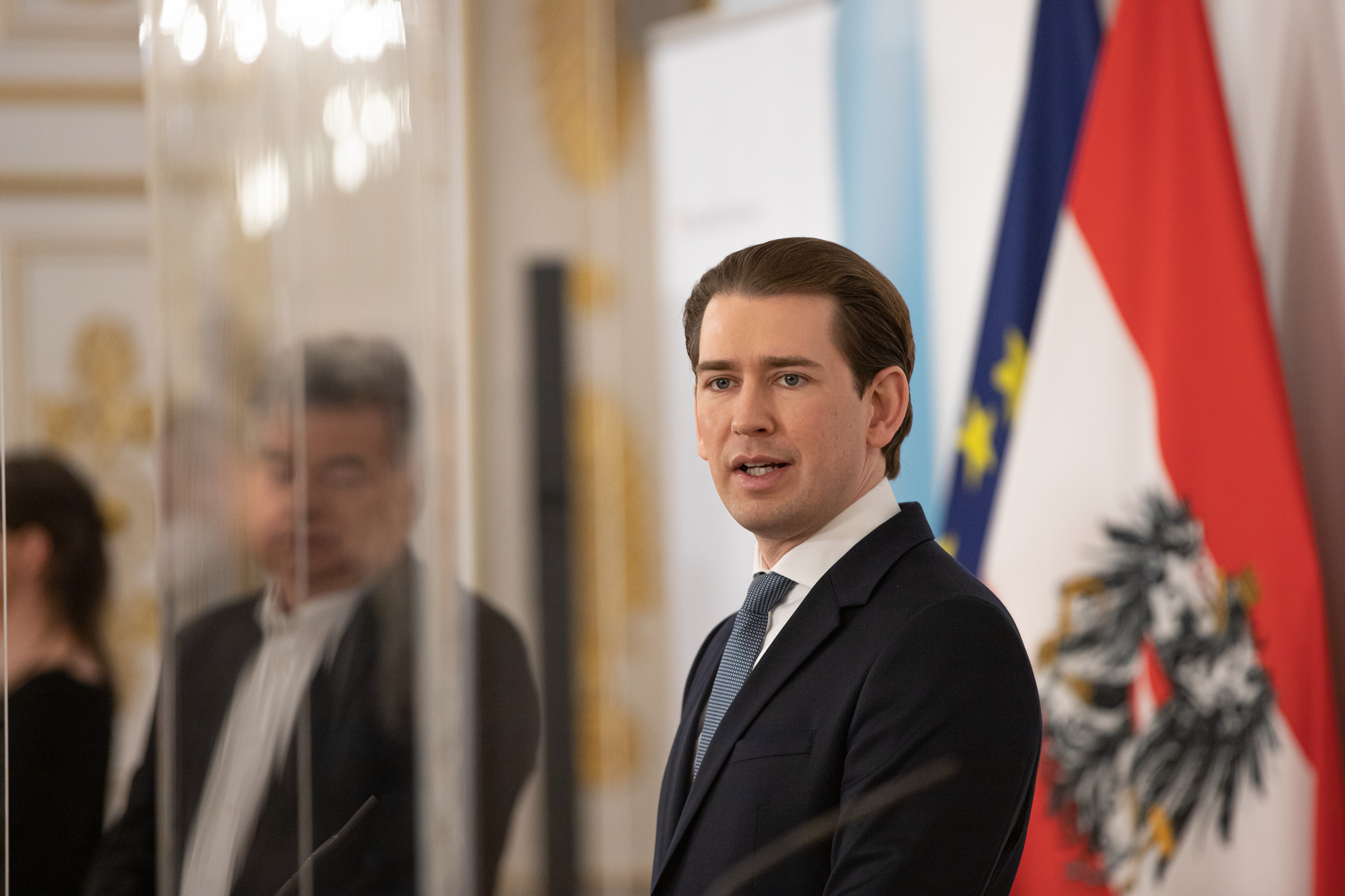 REAKCIJE NA OSTAVKU KURZA: Za socijaldemokrate Kurz ostaje “kancelar u sjenci Republike Austrije”, a za krajnje desničare to je njegov “bijeg u parlamentarni imunitet”