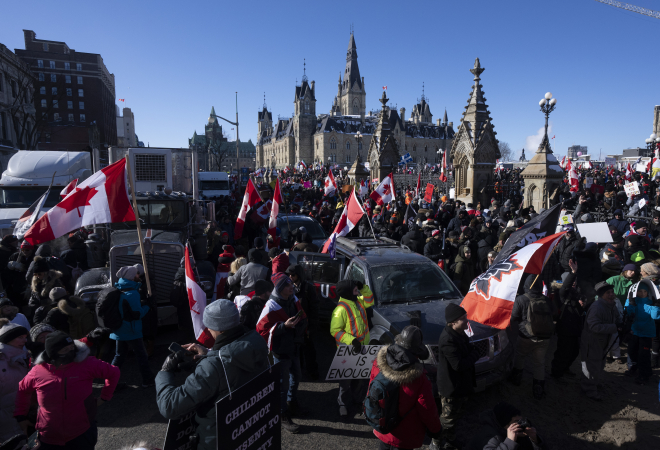 KANADSKI PREMIJER NAPUSTIO PRIJESTOLNICU: Protivnici mjera okupljeni u ‘Konvoj slobode’ stigli u Ottawu, Trudeau evakuiran