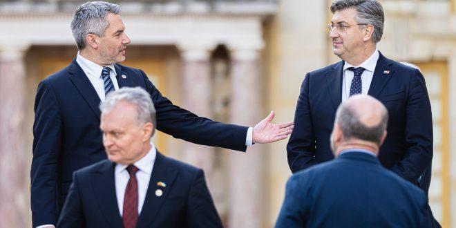 PAD LETJELICE U ZAGREBU: Plenković poslao fotografiju austrijskom kancelaru. Nehammer “šokiran” učinkom rata u Ukrajini i na druge europske zemlje