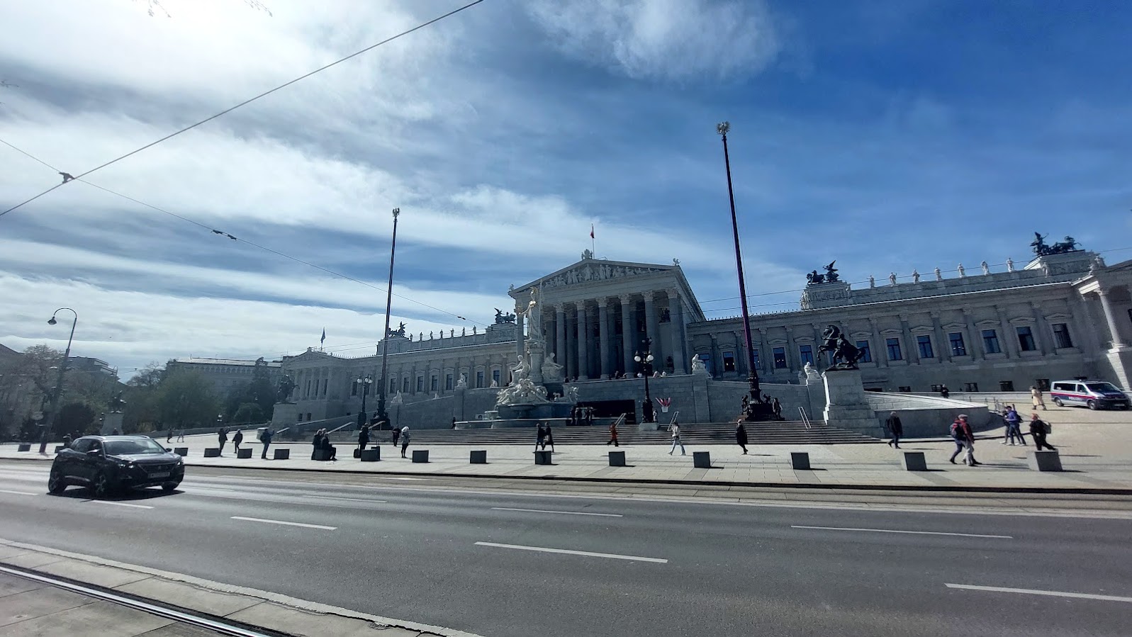 Koliko izbjeglice koštaju Austriju dnevno ?