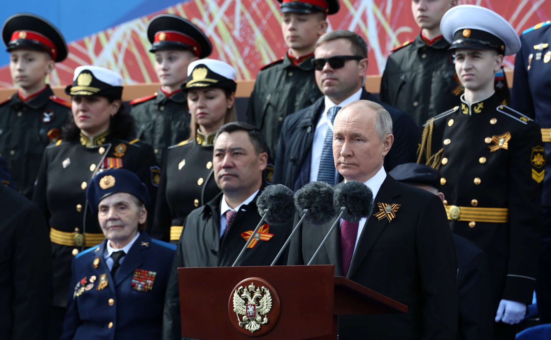 Putin prošetao do Crvenog trga i poručio: Zapad je zaboravio tko je pobijedio naciste