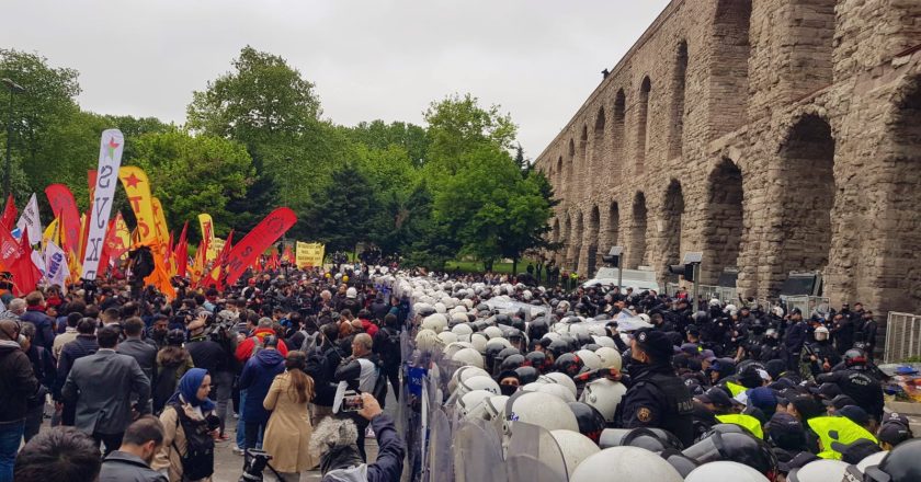 Veliki neredi u Istanbulu: Žestoka tučnjava prosvjednika i policije