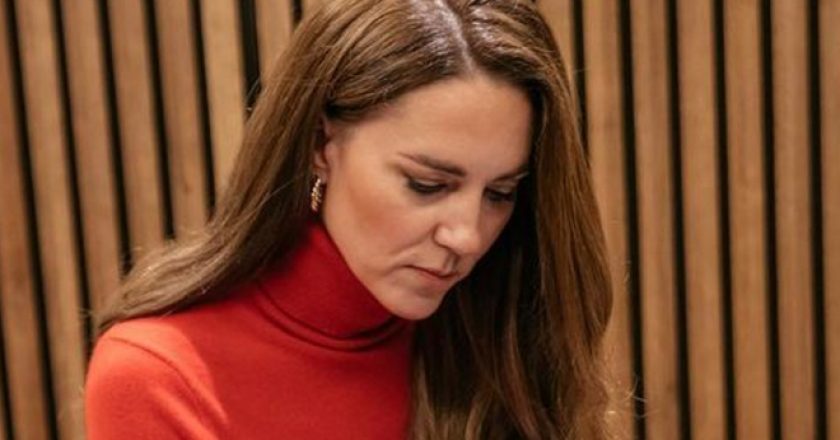 Što skriva kraljevska obitelj? Građani ostavljaju cvijeće i poruke za Kate Middleton