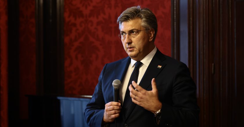 Plenković o rodnim studijima: ‘Ovi su sretni što je kao odbijeno, a ovi plaču jer je kao odbijeno’