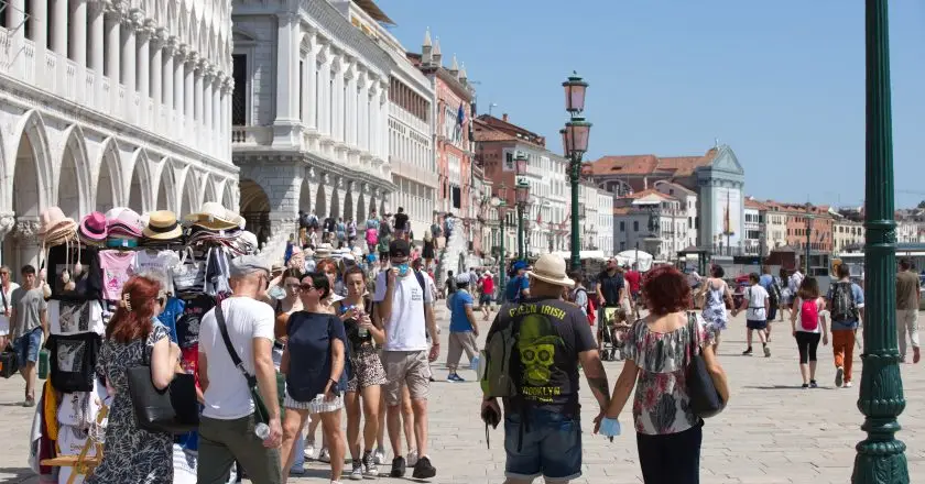 Talijani masovno napuštaju domovinu jer su im plaće premale za miran život bez stresa